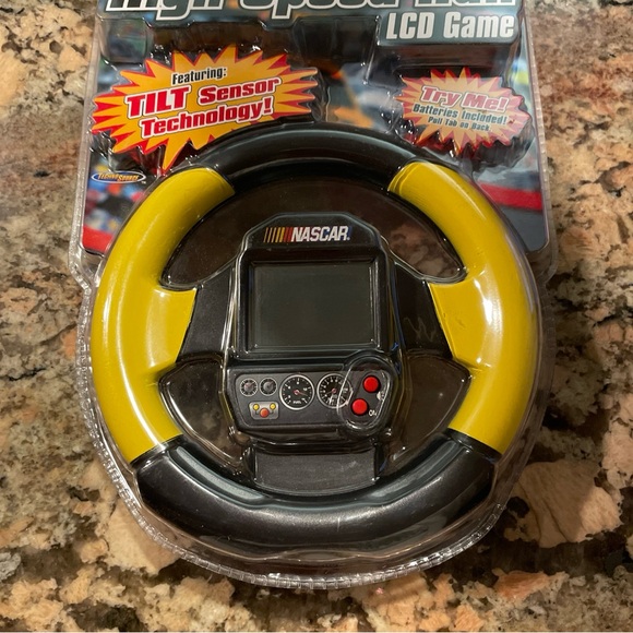 Nascar High Speed Run LCD Handheld Electronic Game Tilt Sensor Steering 2005 New - Picture 4 of 6